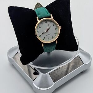Chic Green Strap Quartz Watch